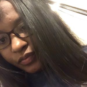 Meet your Posher, Ambrea